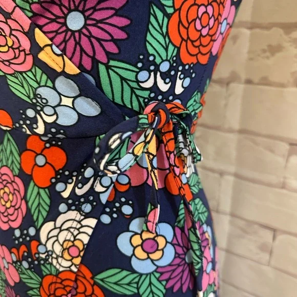 Floral Faux Wrap Dress with Short Sleeves - Picture 4 of 7